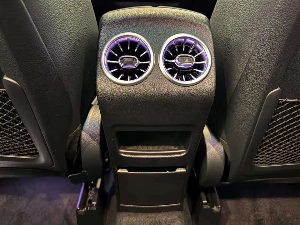 Mercedes-Benz GLA Mercedes-Benz GLA