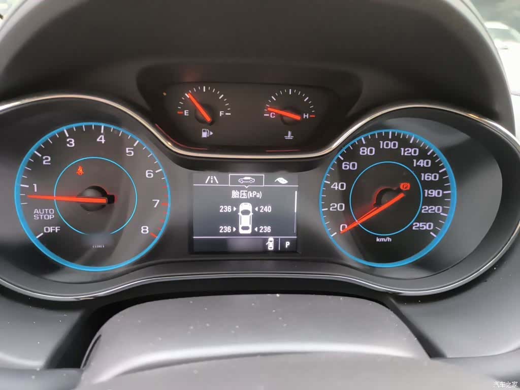 Chevrolet 320, 2017 4