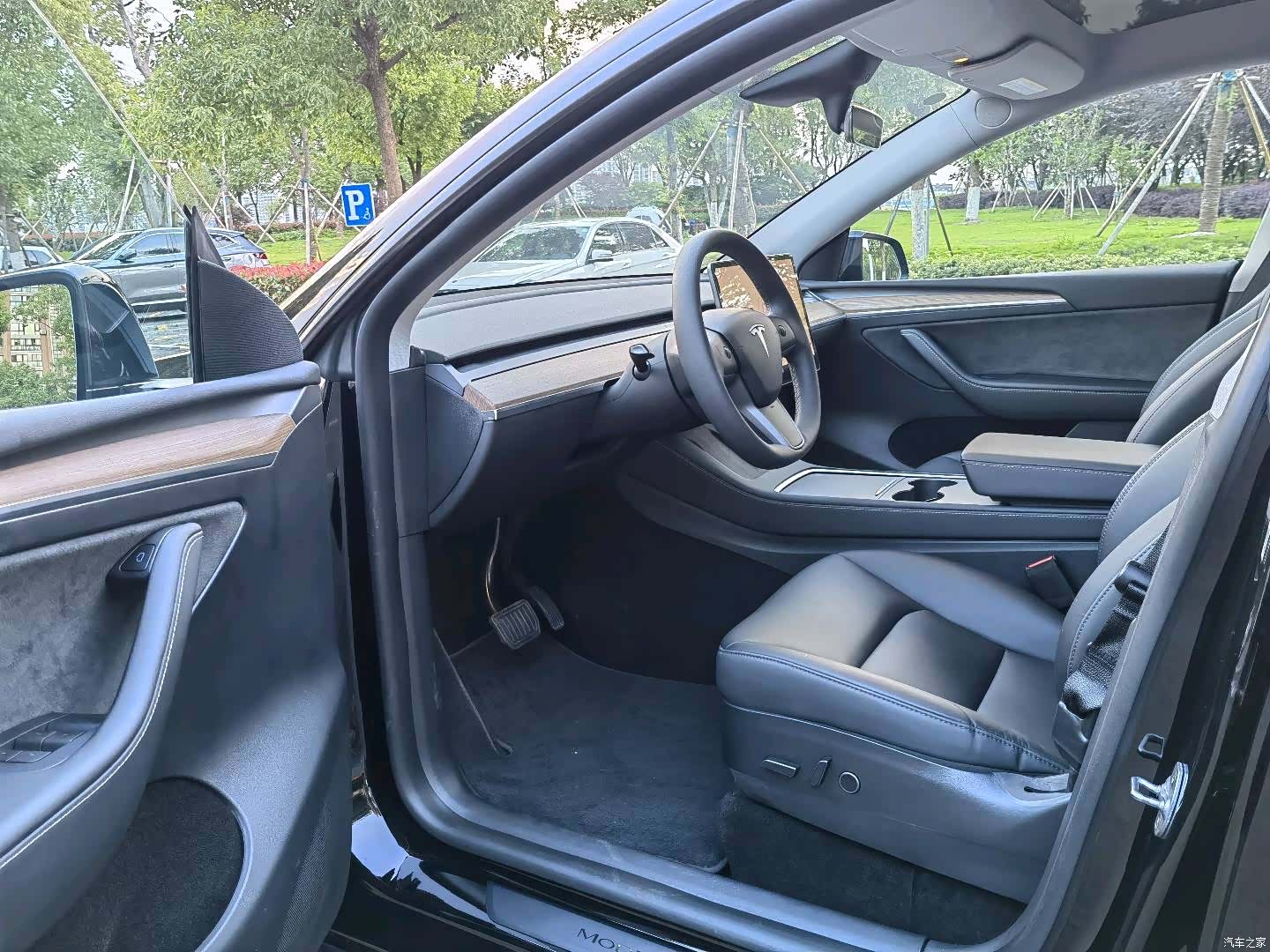 Tesla Model Y, 2022 4