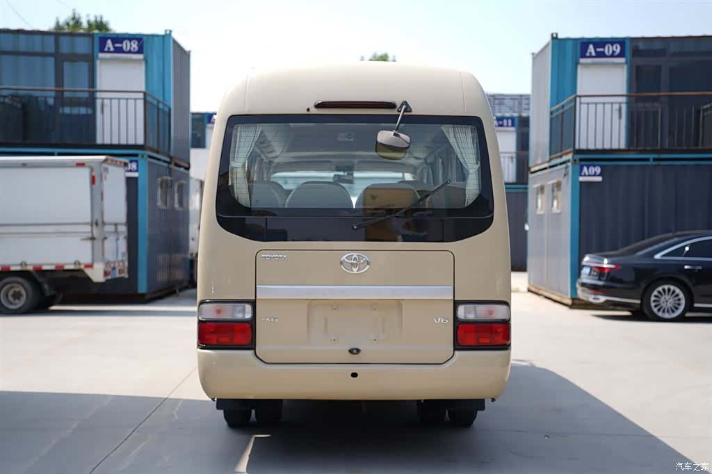 Toyota Coaster, 2016 все фото