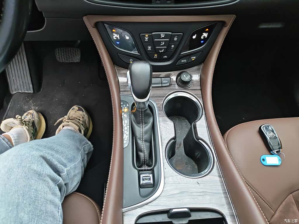 Buick Envision Plus, 2017 10