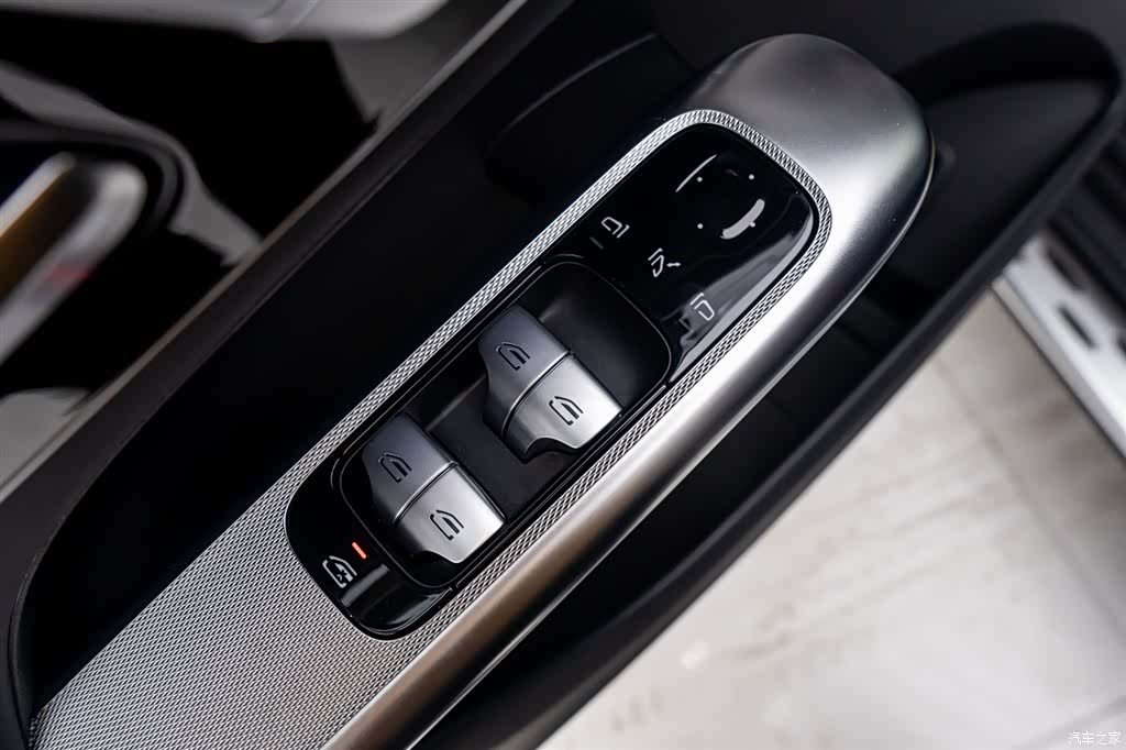 Mercedes-Benz GLC, 2025 21