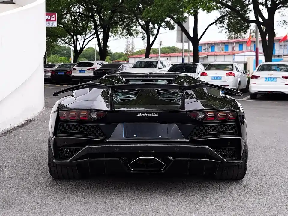 Lamborghini Aventador
