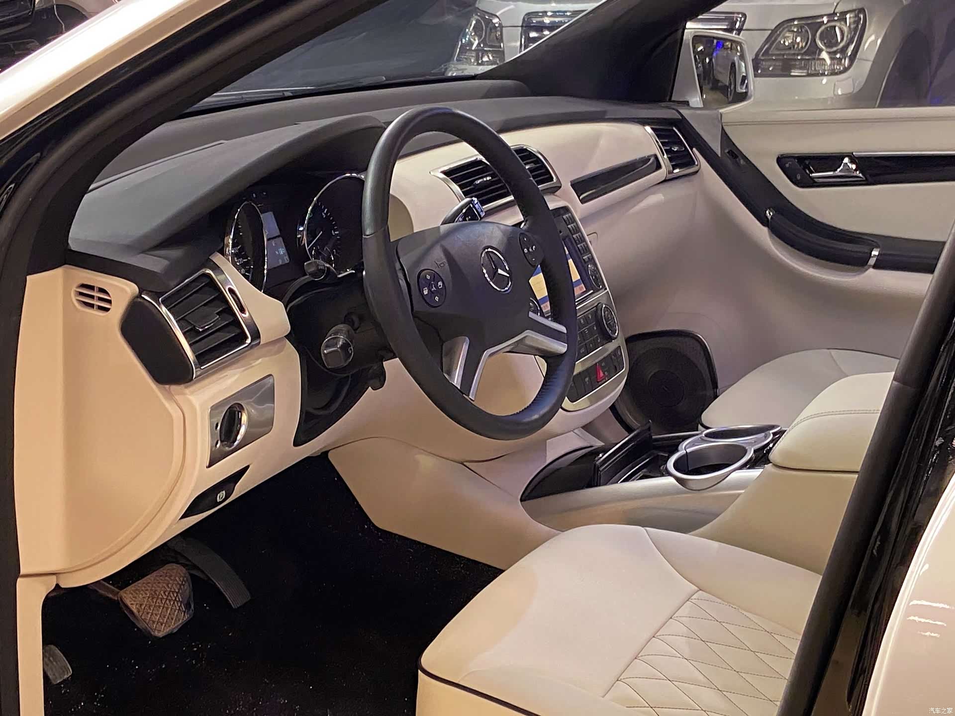 Mercedes-Benz R-Class, 2012 15