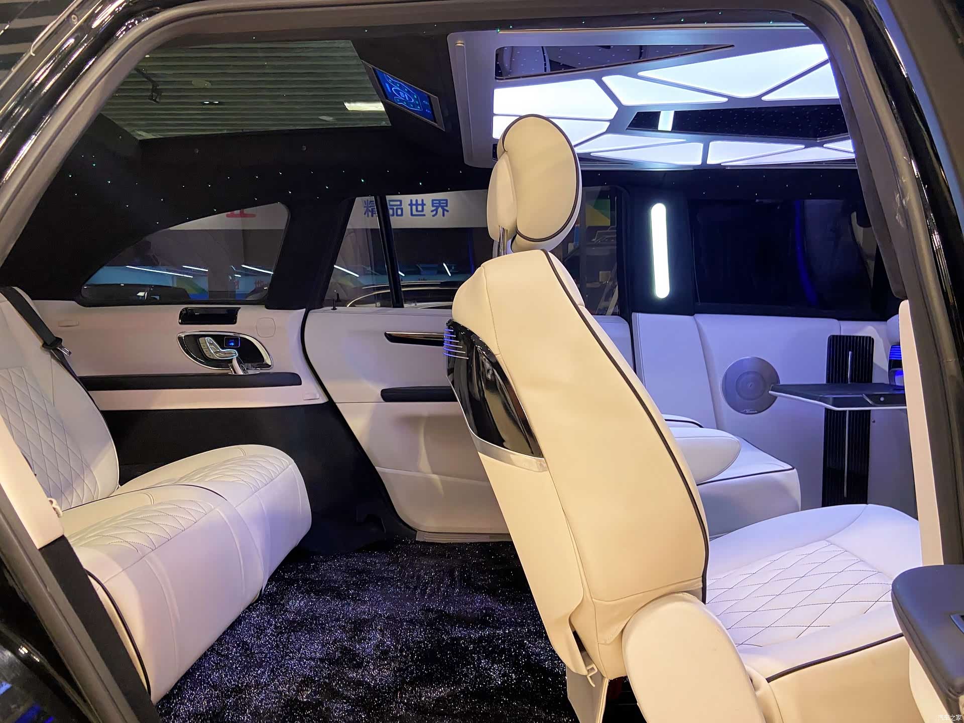 Mercedes-Benz R-Class, 2012 29