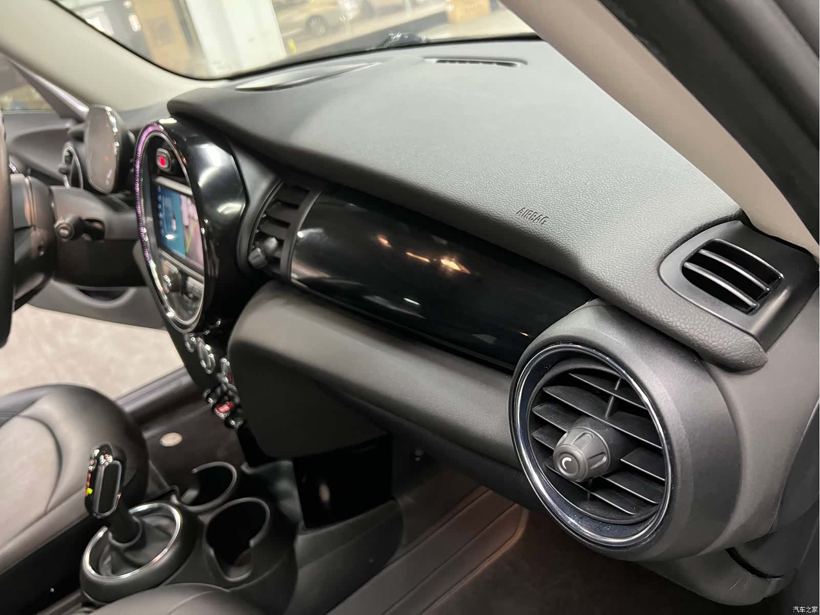 Mini ONE, 2021 13