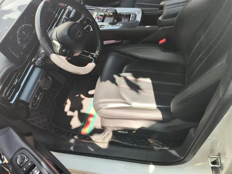 Trumpchi Shadow Leopard