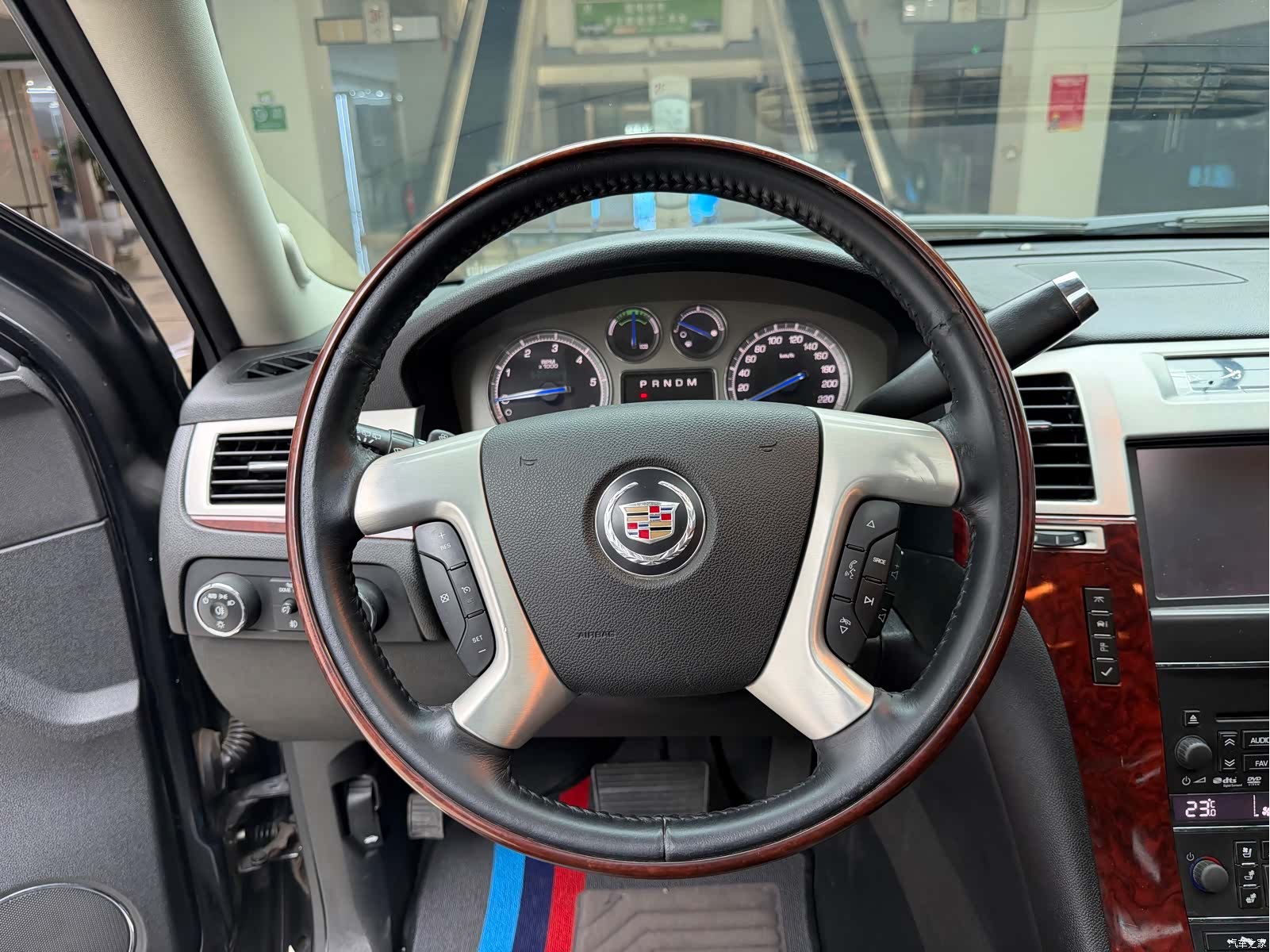 Cadillac Escalade, 2013 18