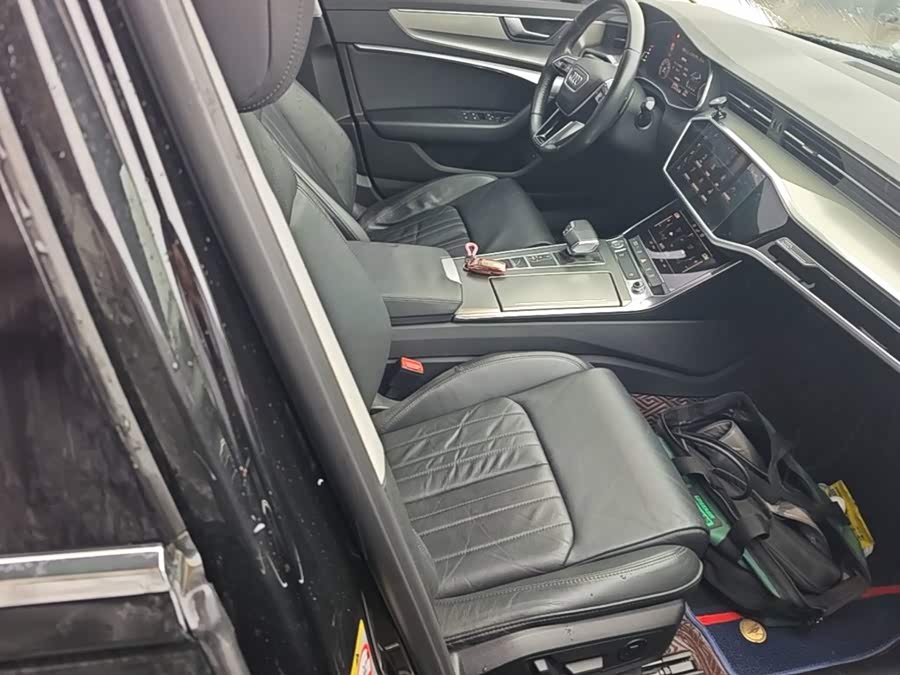 Audi A6L 2020, фото 25