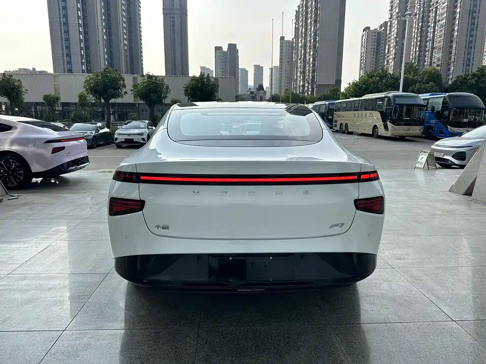 XPENG P7