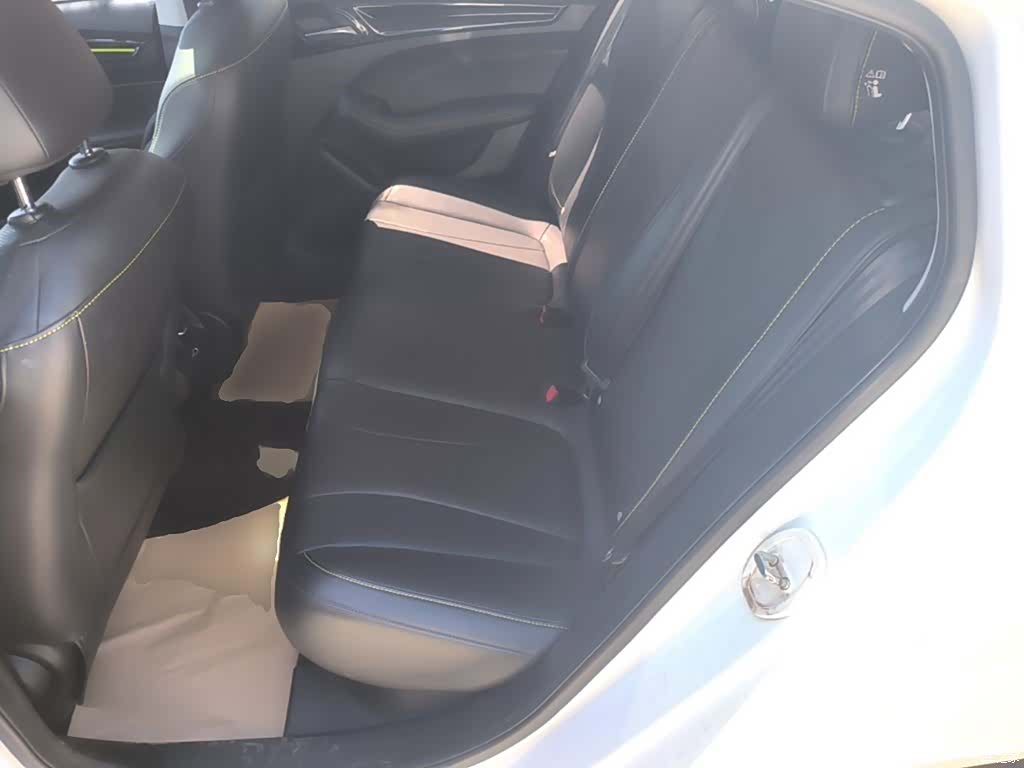 Roewe i5, 2023 17
