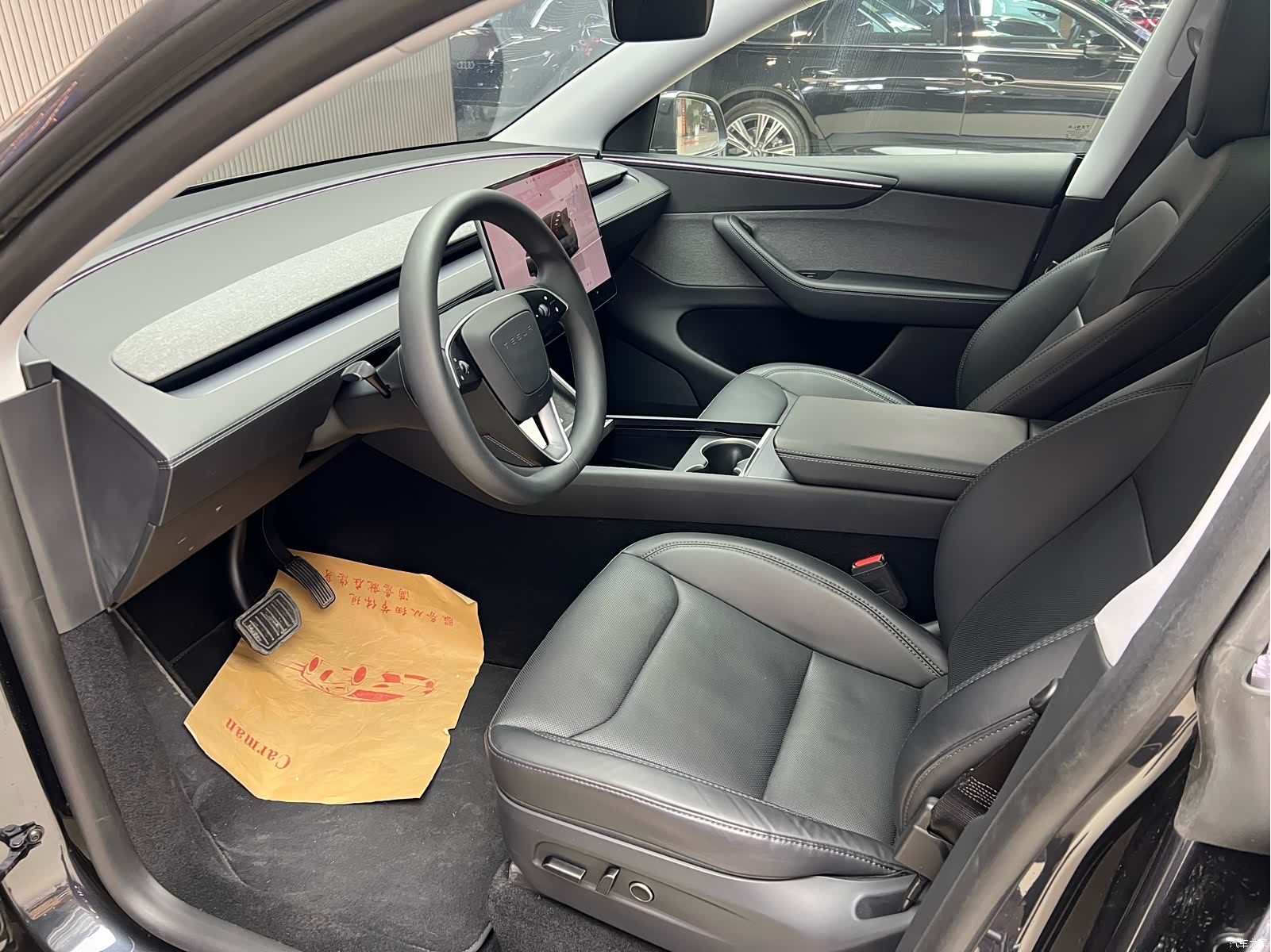 Tesla Model Y, 2025 16