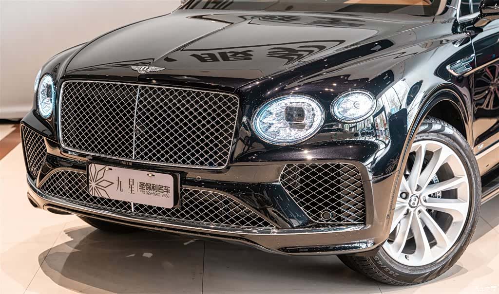 Bentley Bentayga, 2023 20