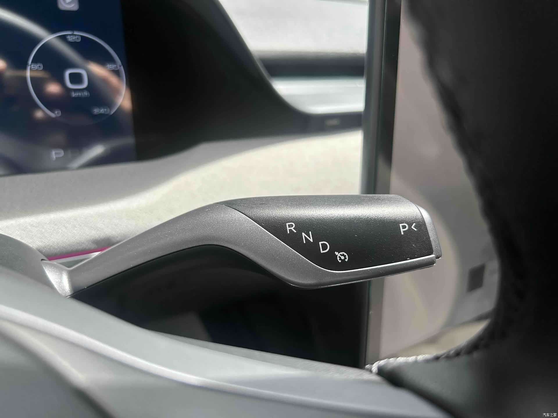 Tesla Model Y, 2024 15