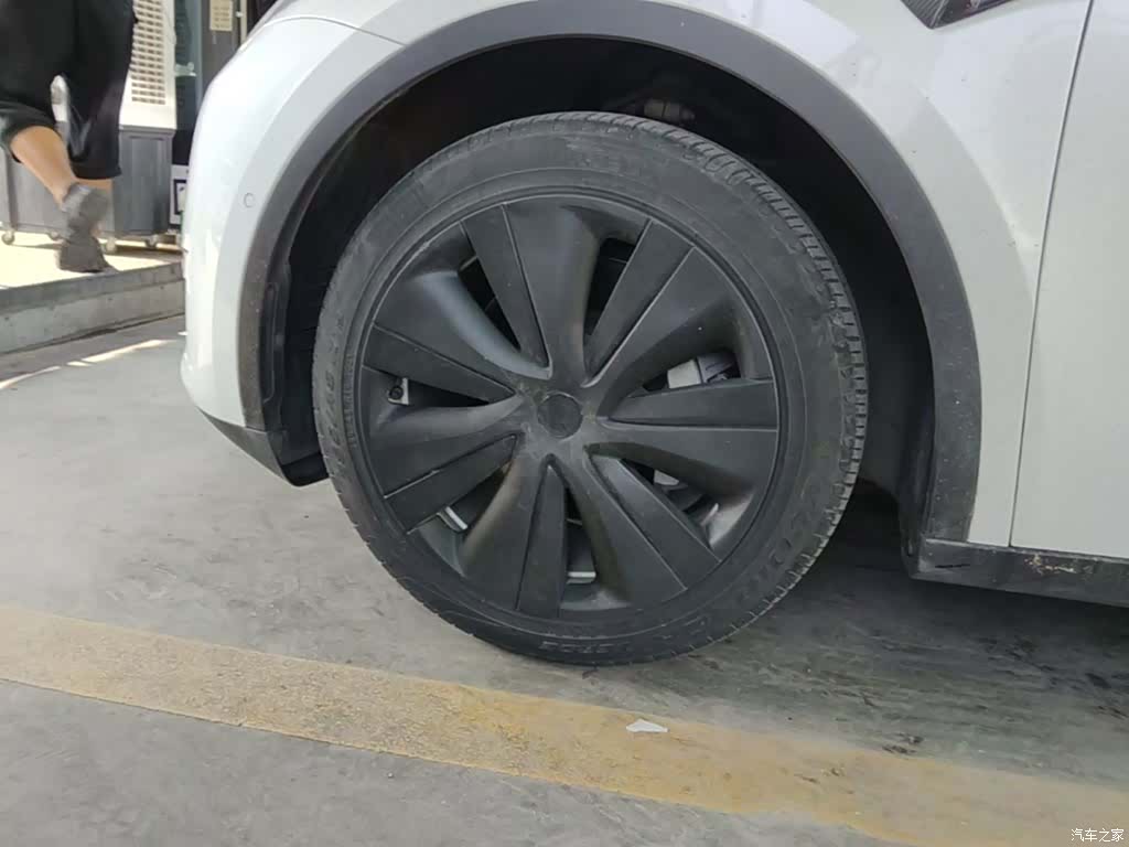 Tesla Model Y, 2022 23