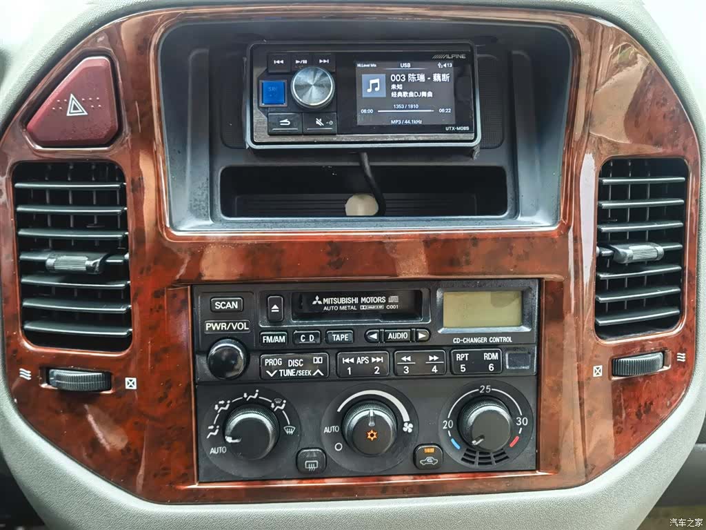 Mitsubishi Pajero, 2004 13