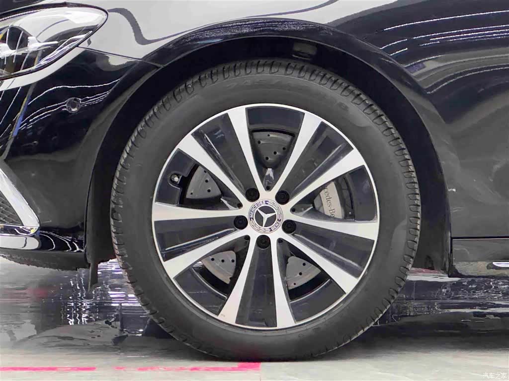 Mercedes-Benz E-Class, 2022 4