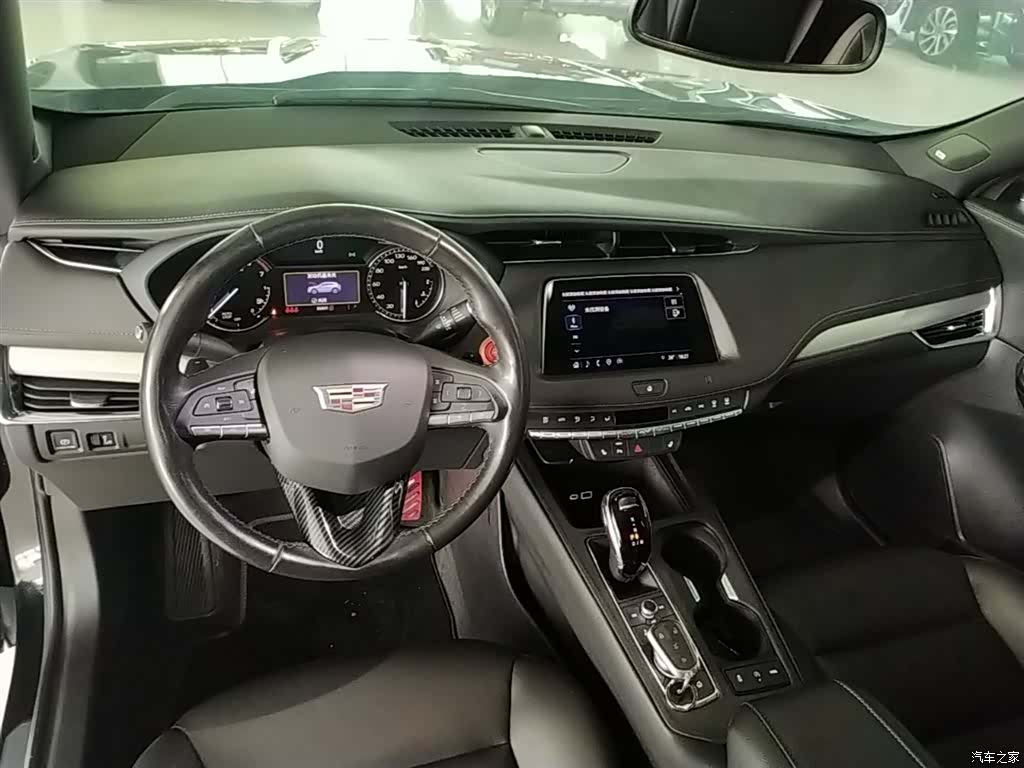 Cadillac XT4, 2021 10