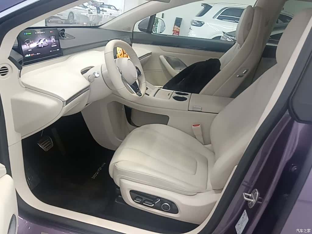 Luxeed R7, 2025 15