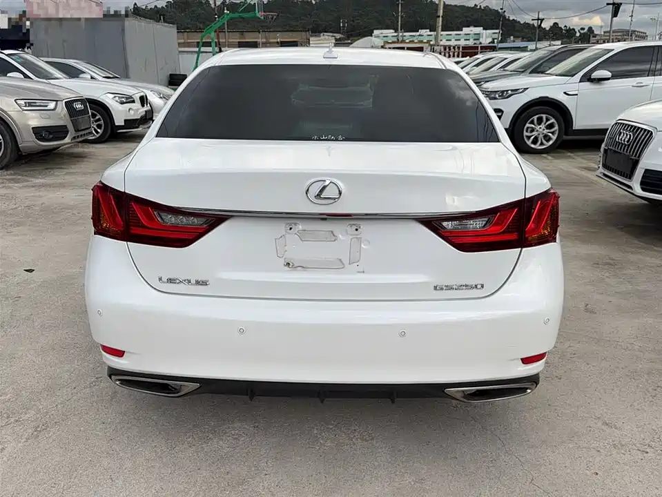 Lexus GS