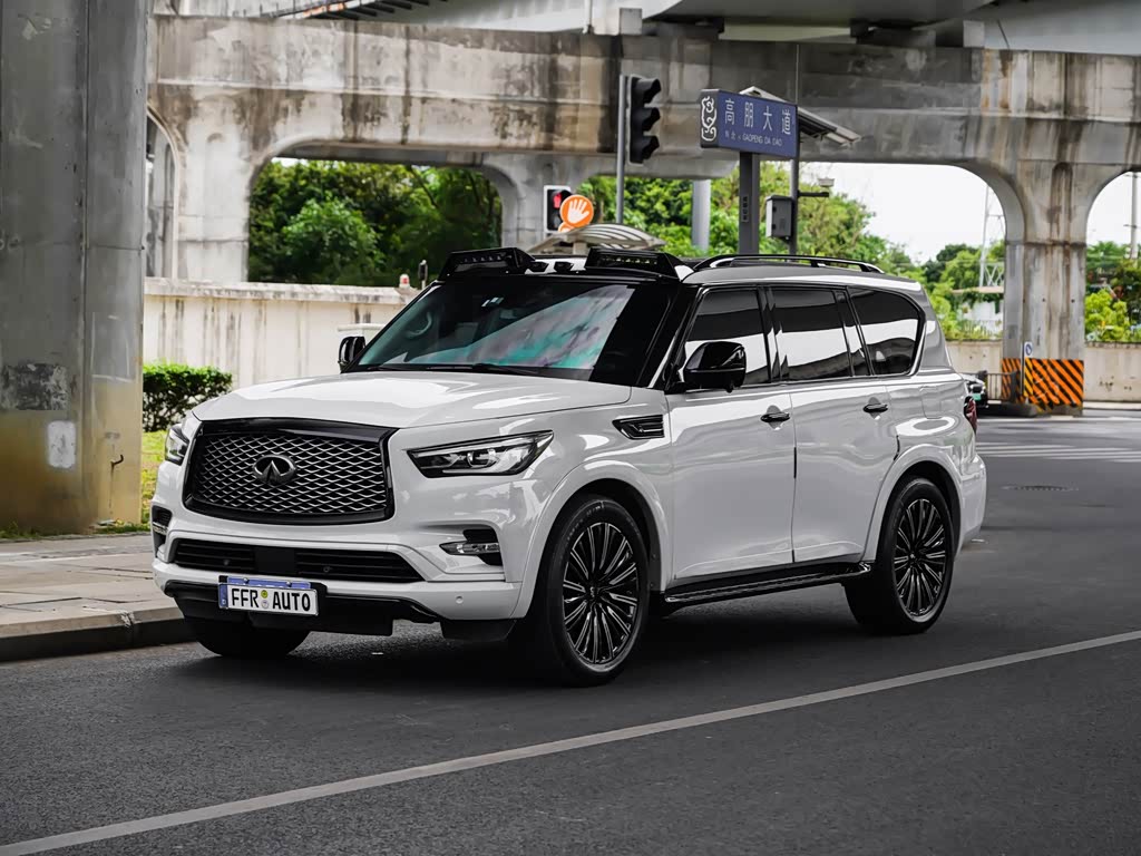 Infiniti QX80