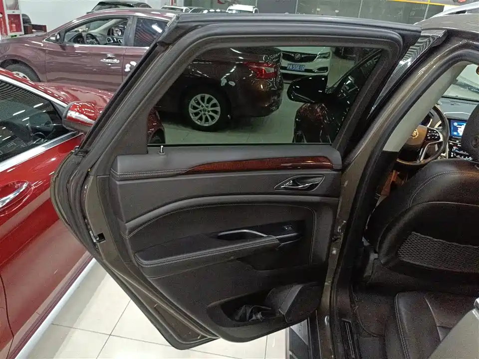 Cadillac SRX