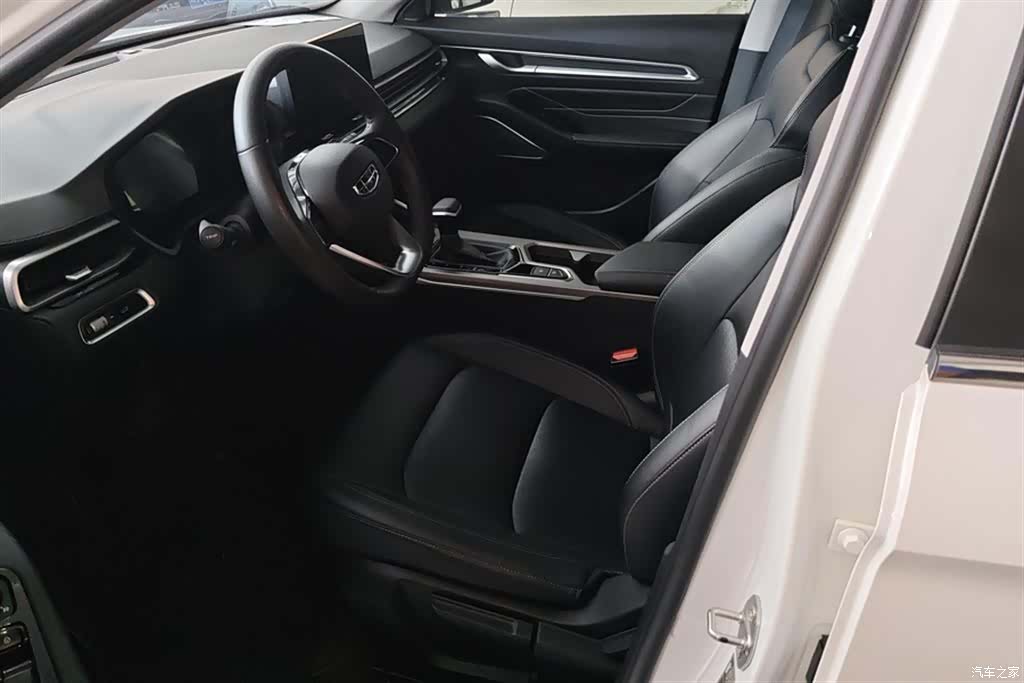 Geely Emgrand, 2023 9