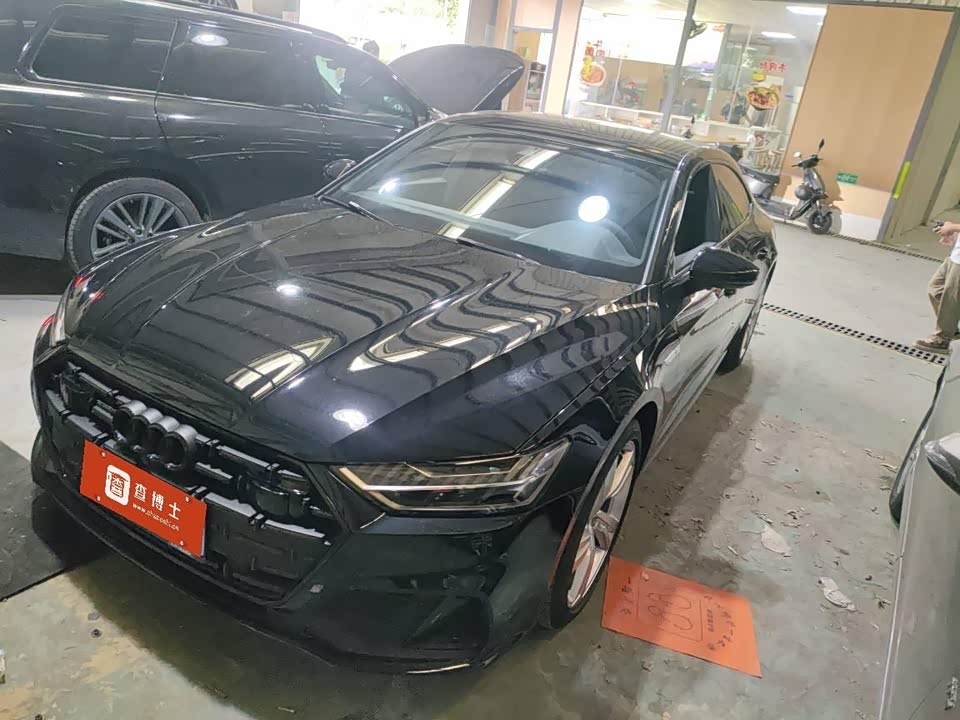 Audi A7L