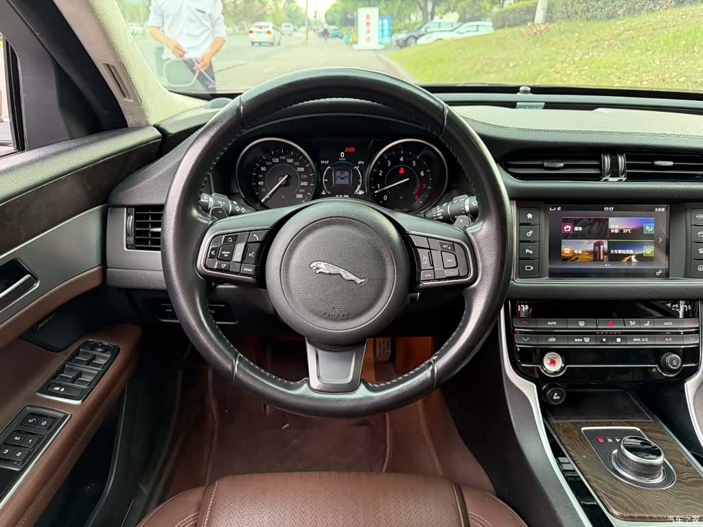 Land Rover XFL, 2017 14