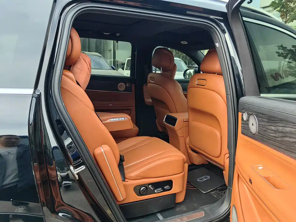 AITO Ask the world M9