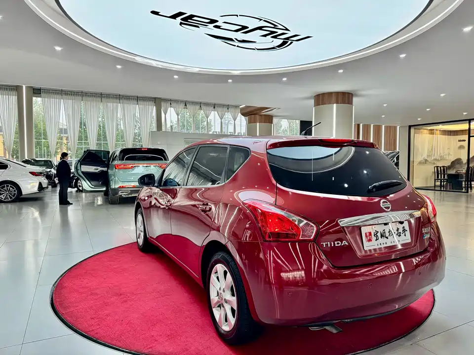 Nissan TIIDA