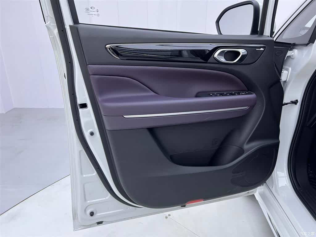 Trumpchi M6, 2025 17