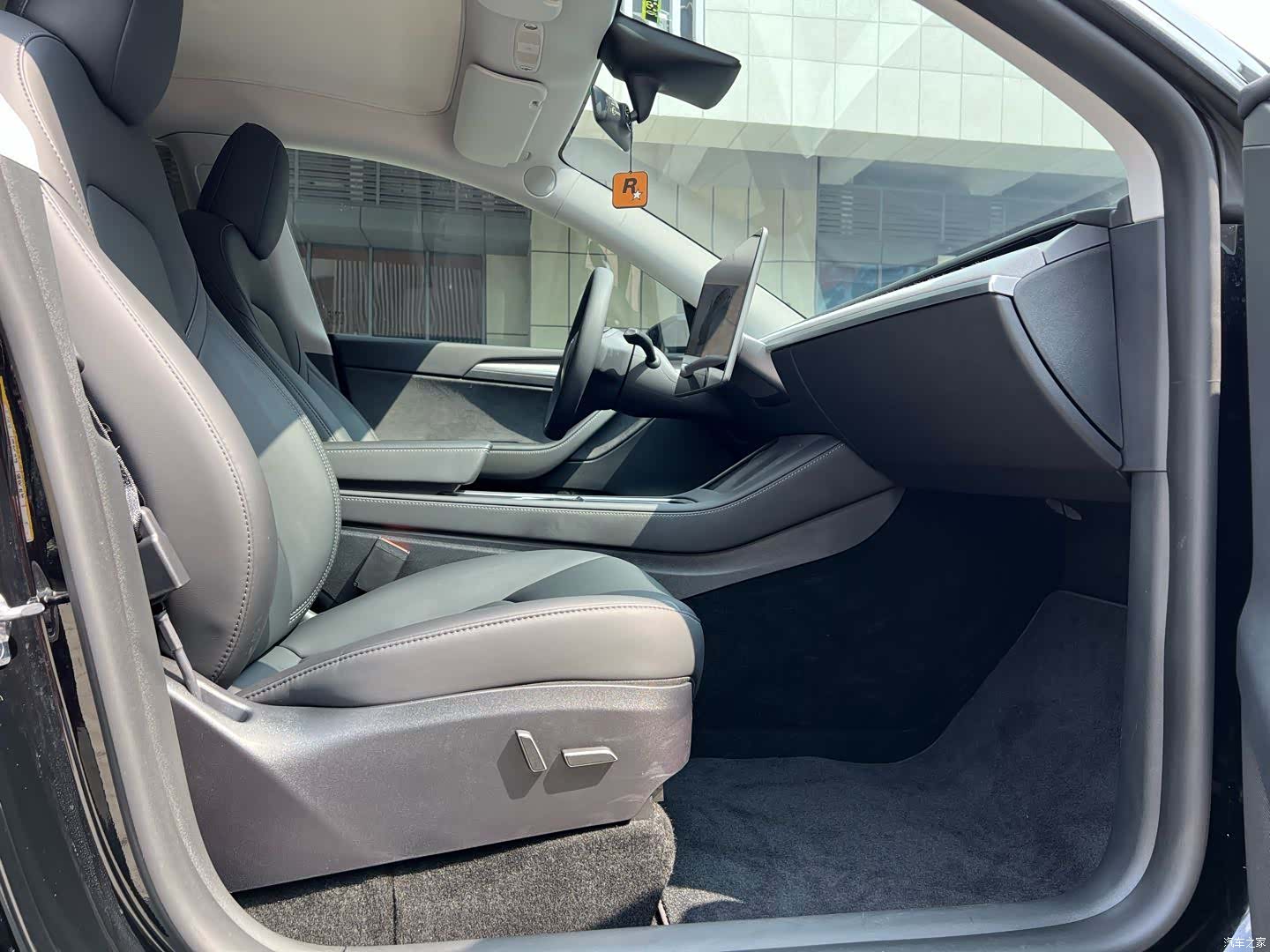 Tesla Model Y, 2023 8