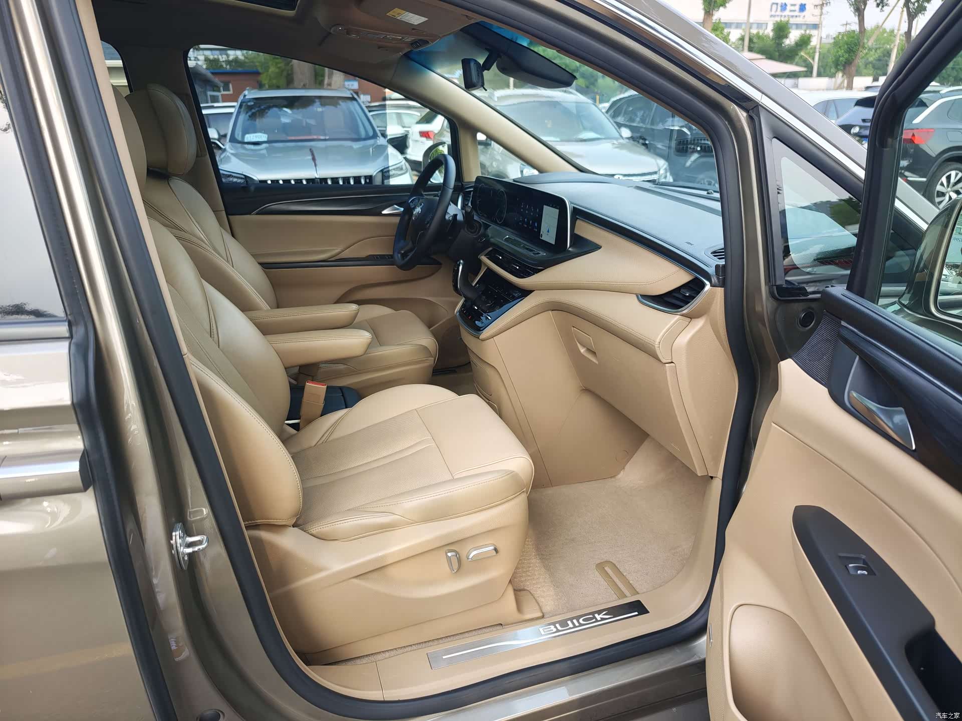 Buick GL8, 2020 10