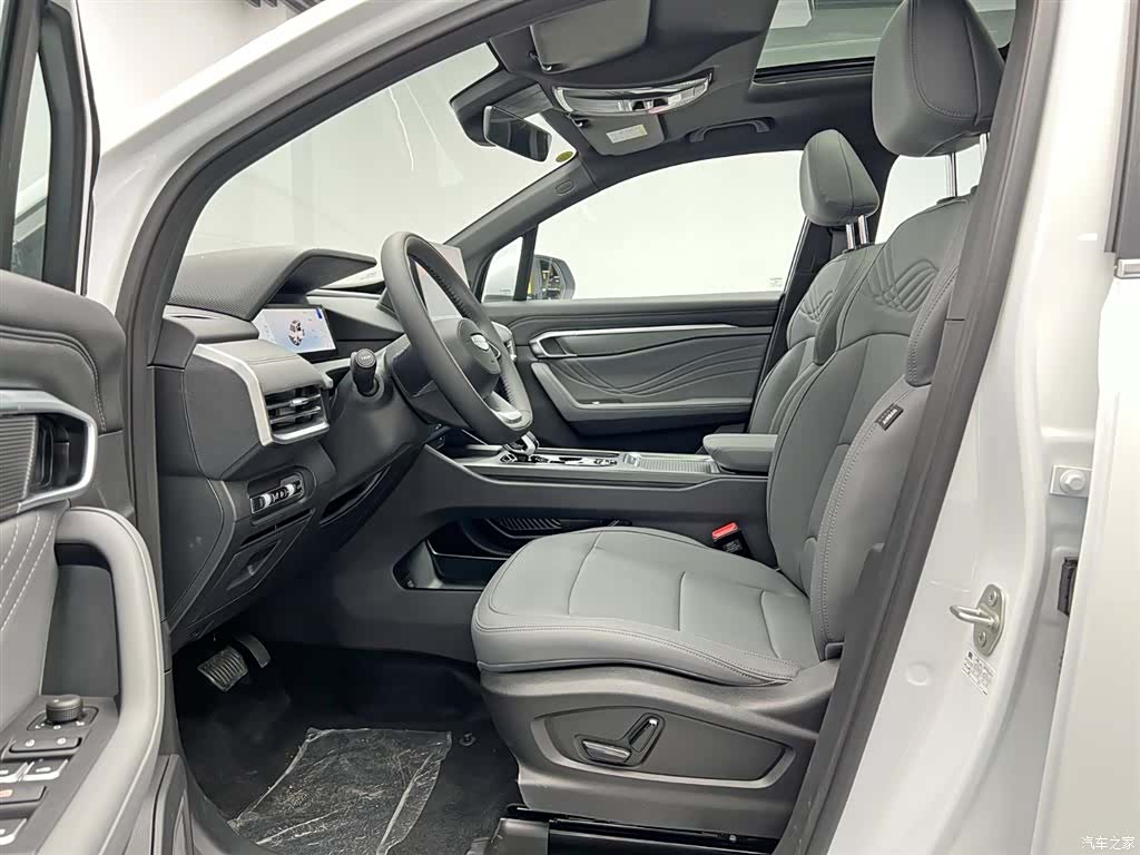 Geely Haoyue, 2026 15