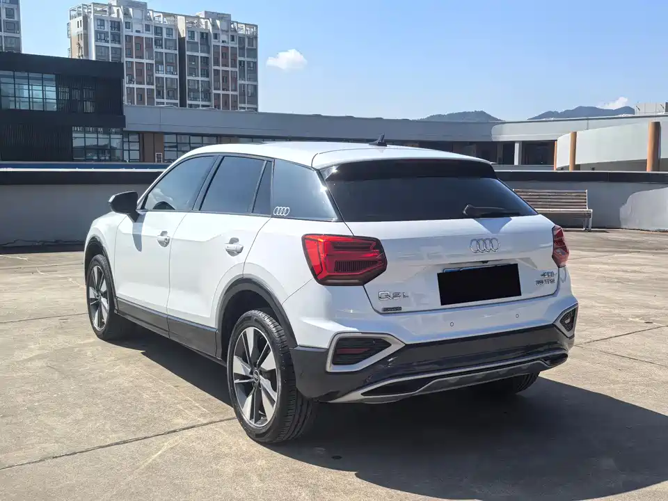 Audi Q2L