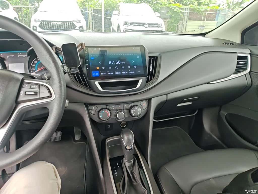 Chevrolet 320, 2018 6