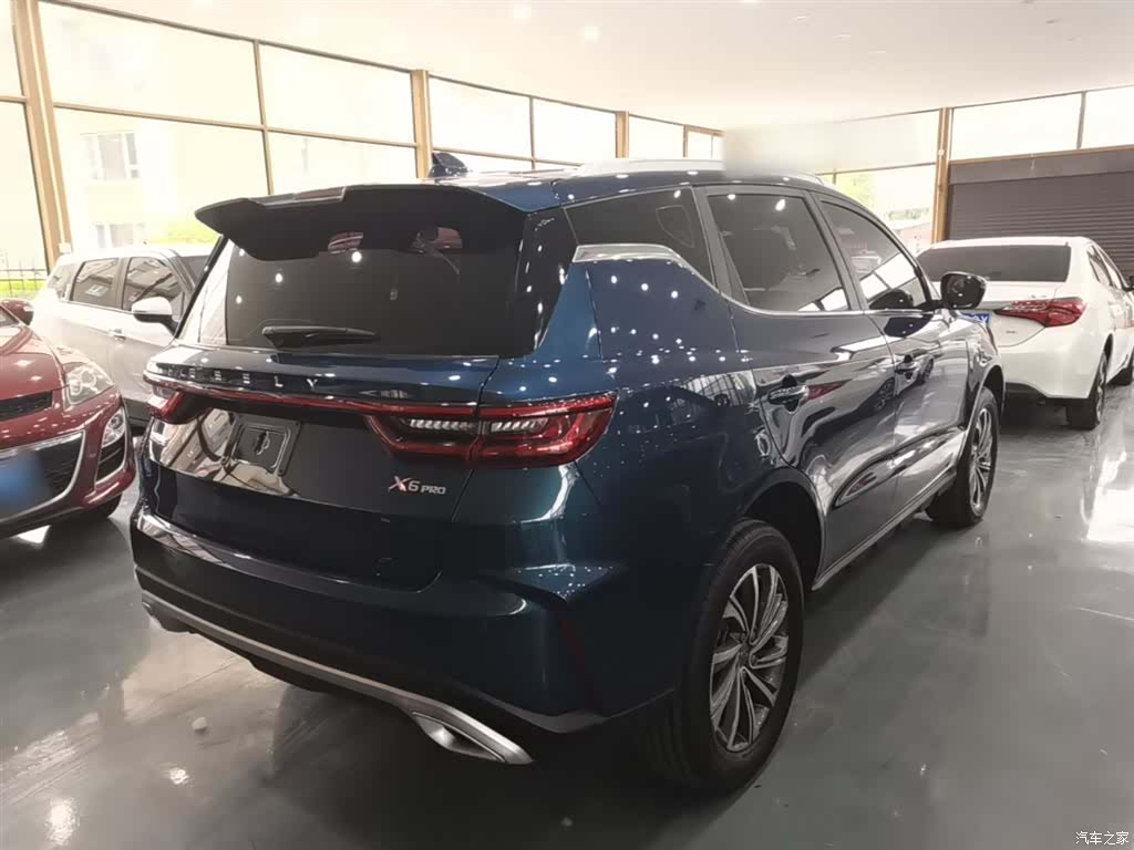 Geely X6, 2022 7