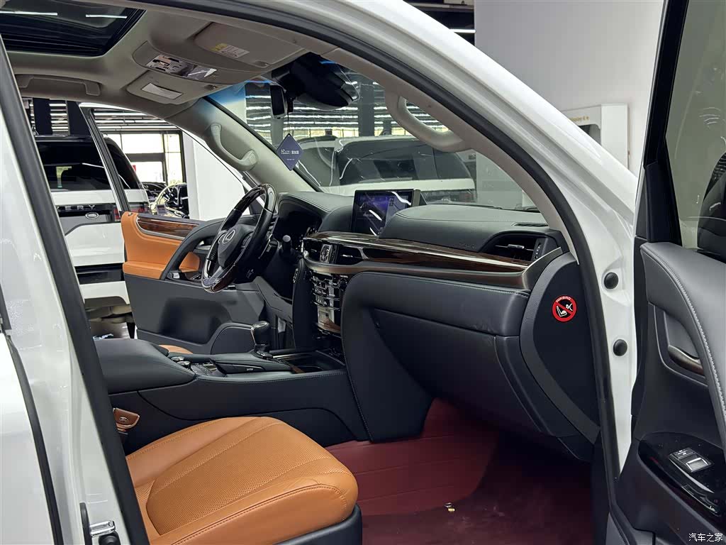 Lexus LX, 2018 8