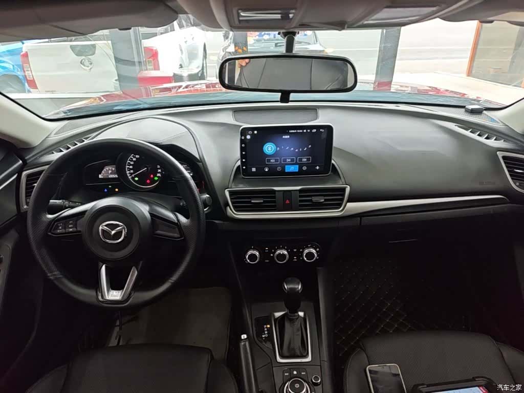 Mazda Mazda3, 2017 10