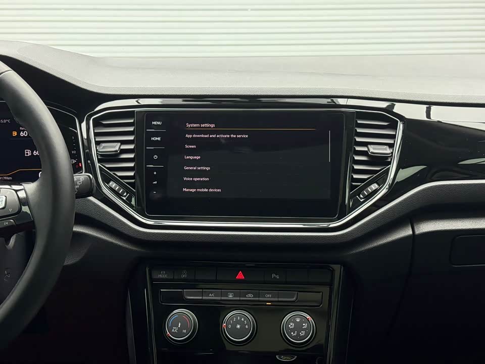 Volkswagen T-ROC exploring Songs