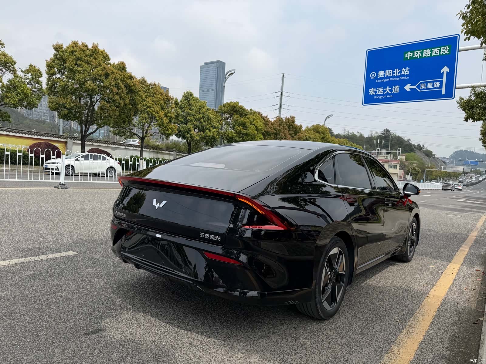 Wuling Starlight, 2024 4
