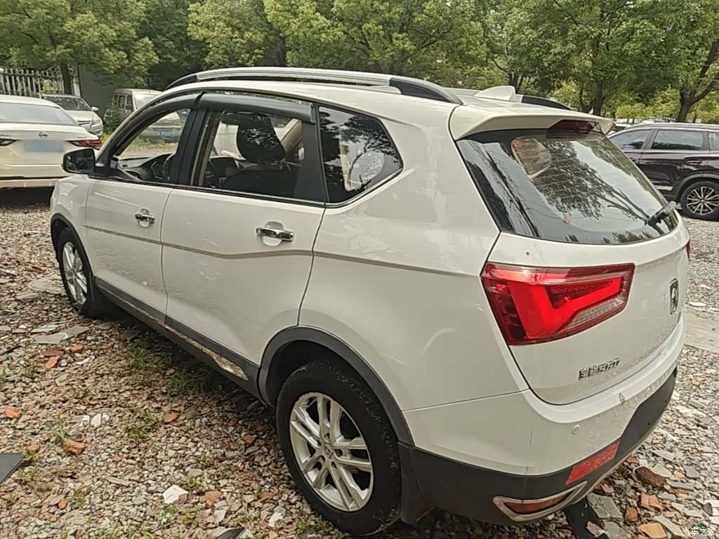 Wuling 560, 2015 все фото