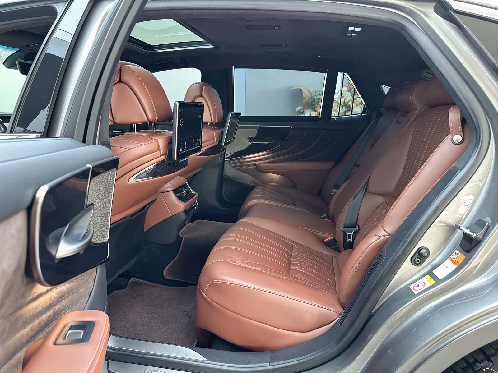 Lexus LS, 2019 17