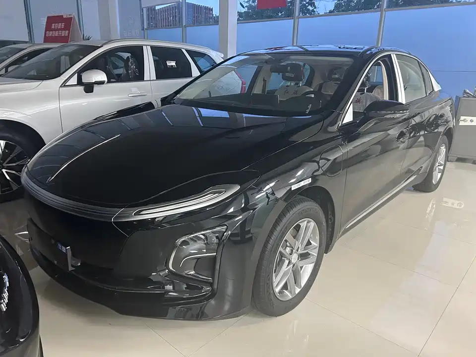 Hongqi E-QM5