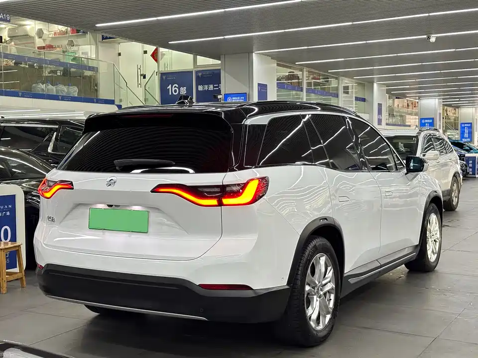 NIO ES8