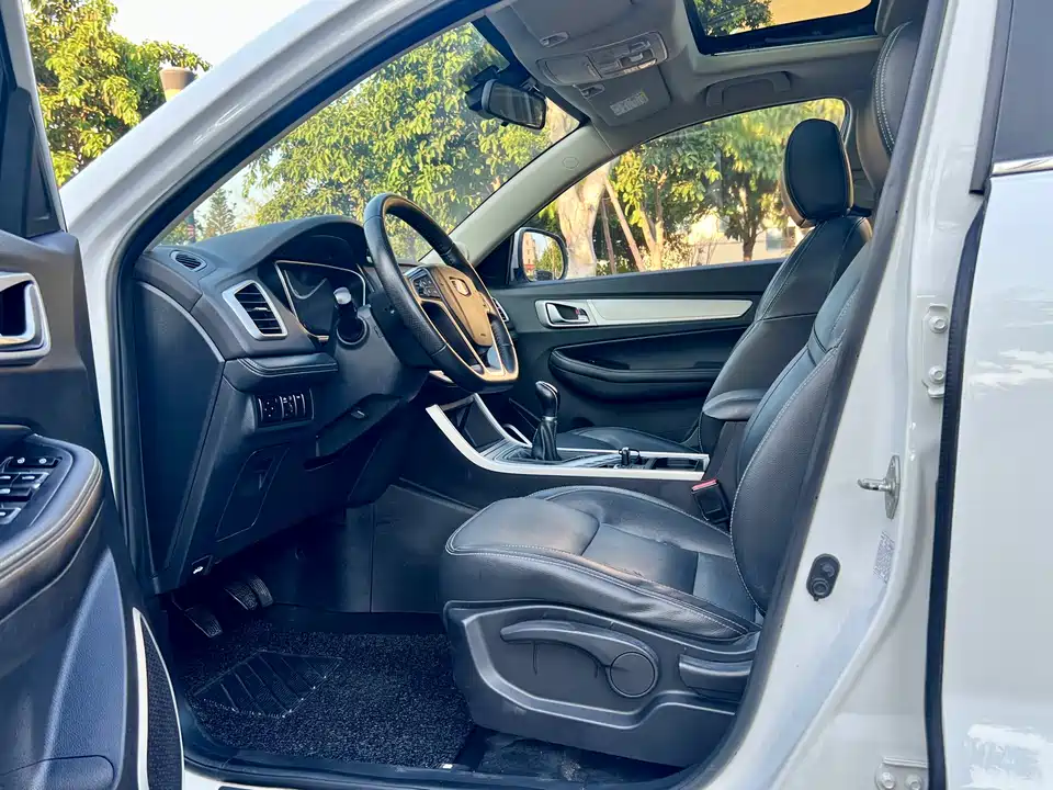 Geely Vision X6