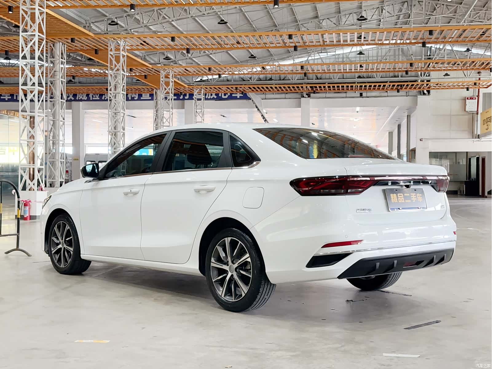 Geely Emgrand, 2022 17