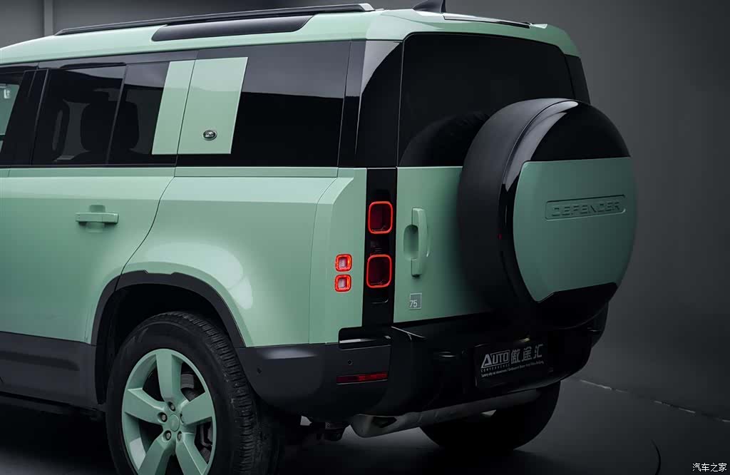 Land Rover Defender, 2023 все фото