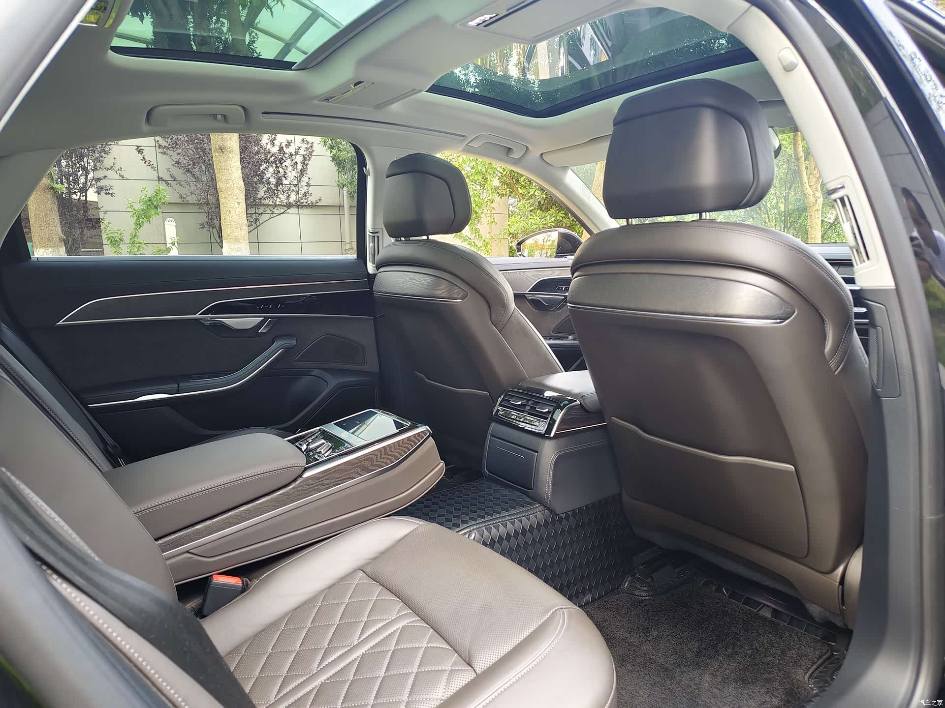 Audi A8L, 2024 11